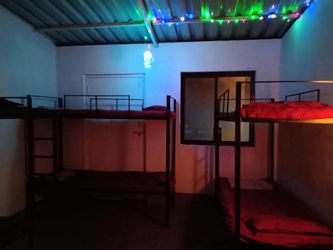 Hostel Pitchers Vagator Bagian luar foto