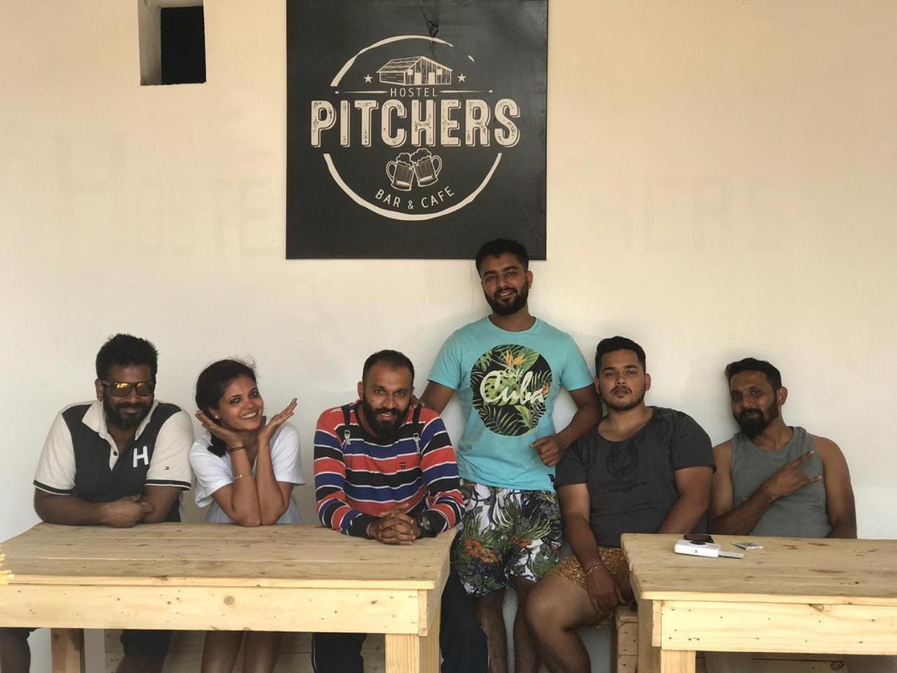 Hostel Pitchers Vagator Bagian luar foto